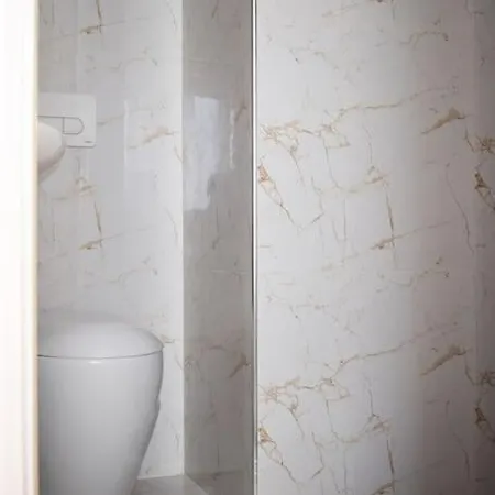 Suiteer 01 Apartman *
